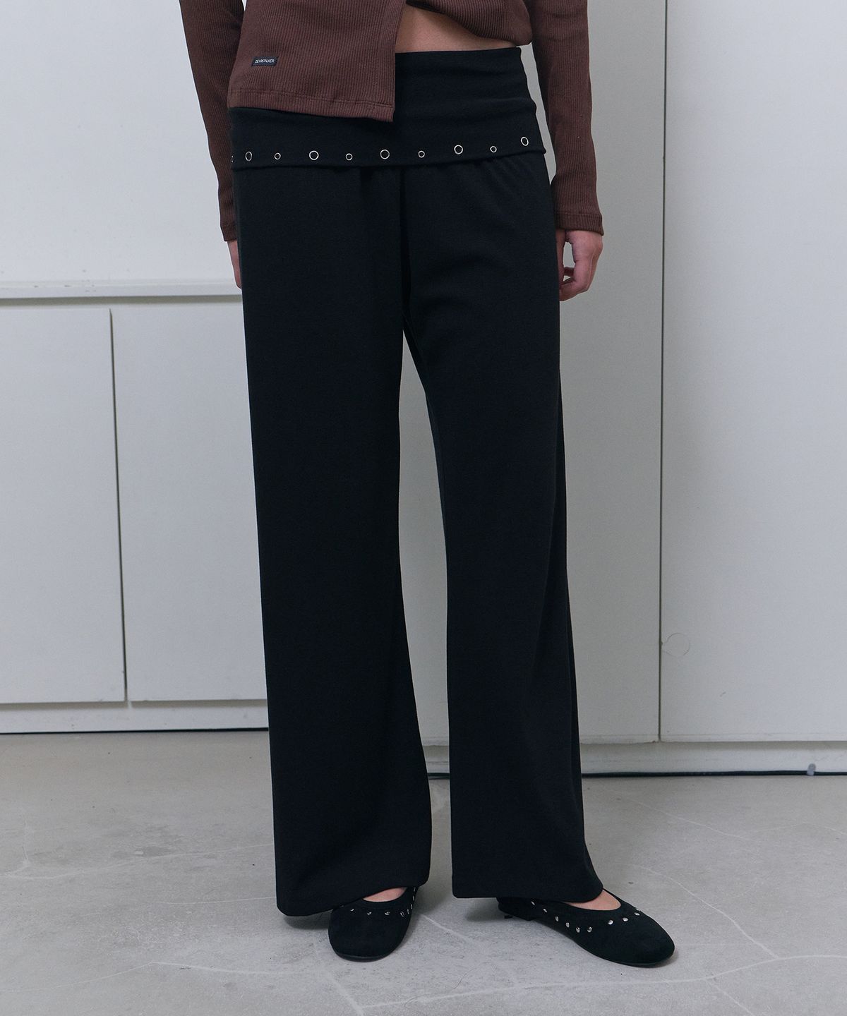디어스토커(DEARSTALKER) Nola Eyelet Bootcut Pants - Black