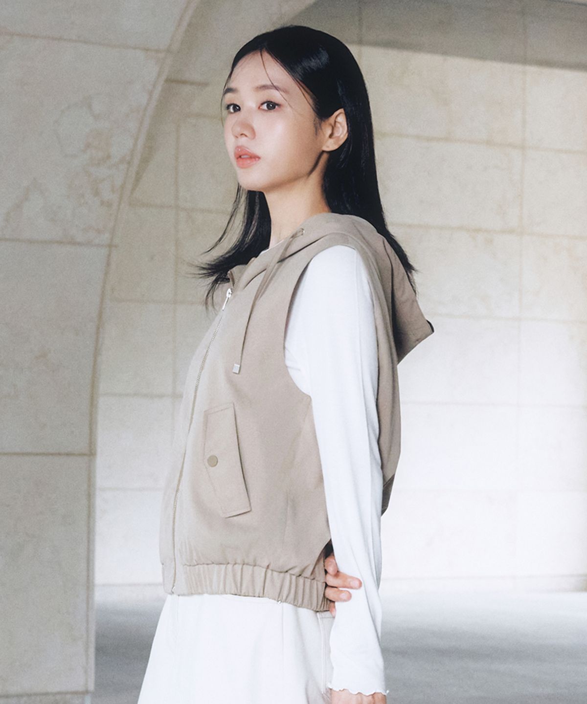 셀렙샵에디션(CELEBSHOP EDITION) 26FW 셔링 후드베스트