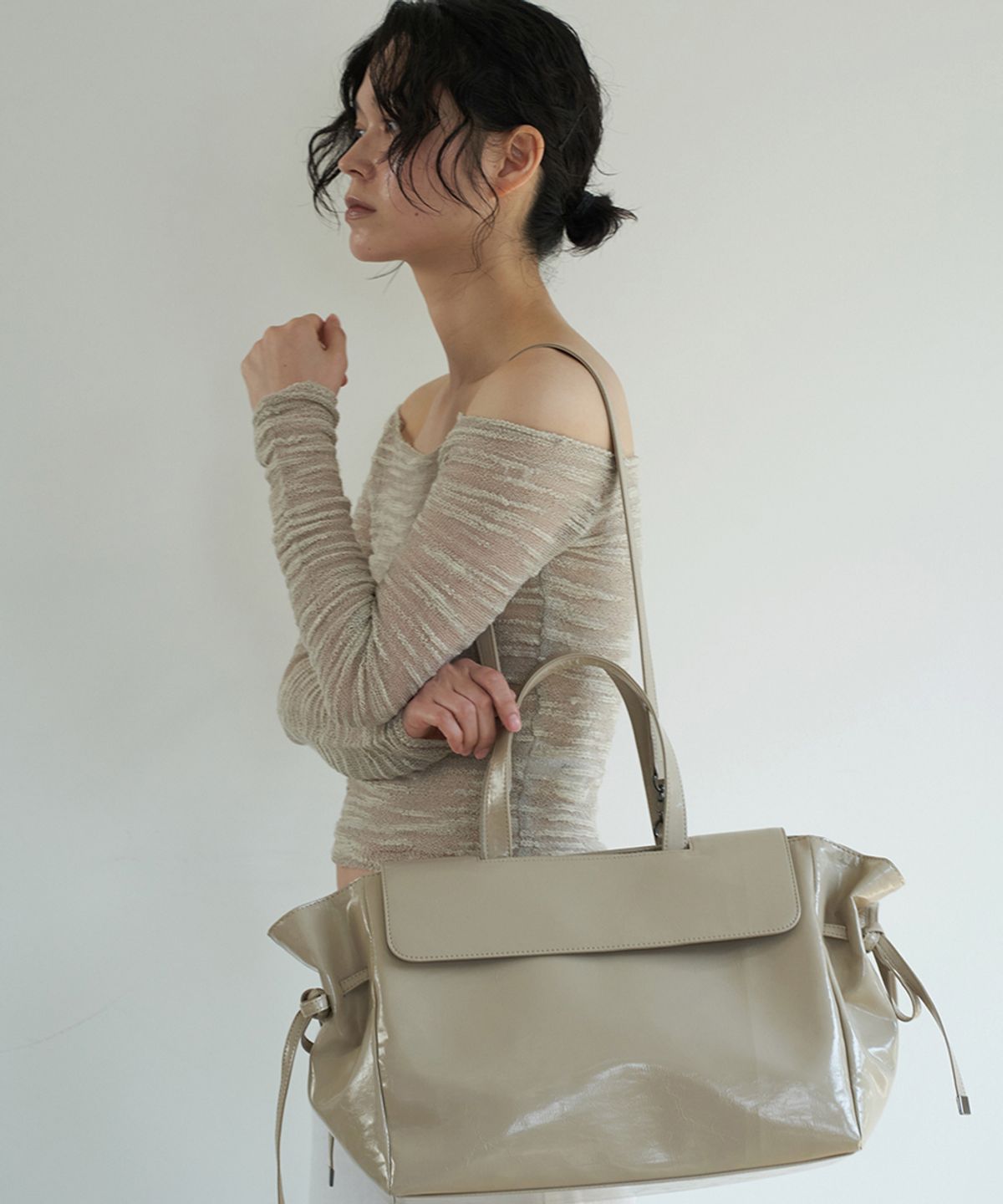 콰니(KWANI) Side Bow Hornet Beige