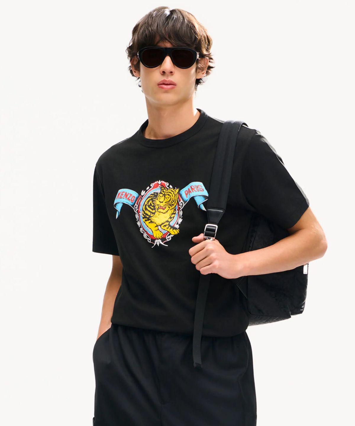 겐조(KENZO) 남성 점핑 타이거 클래식 티셔츠_K266AMT302BKX