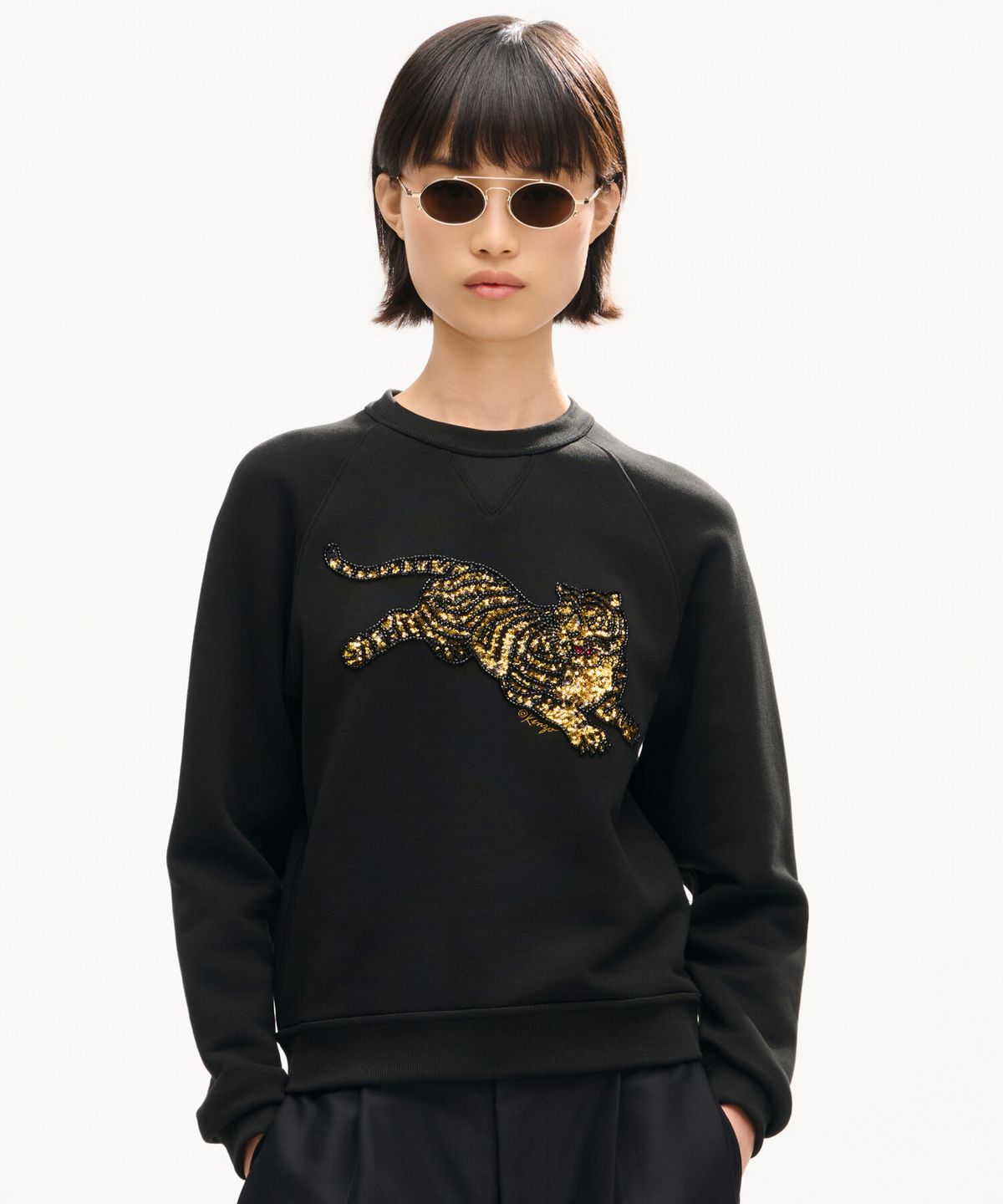 겐조(KENZO) 여성 점핑 타이거 자수 클래식 스웻셔츠_K266AWW301BKX