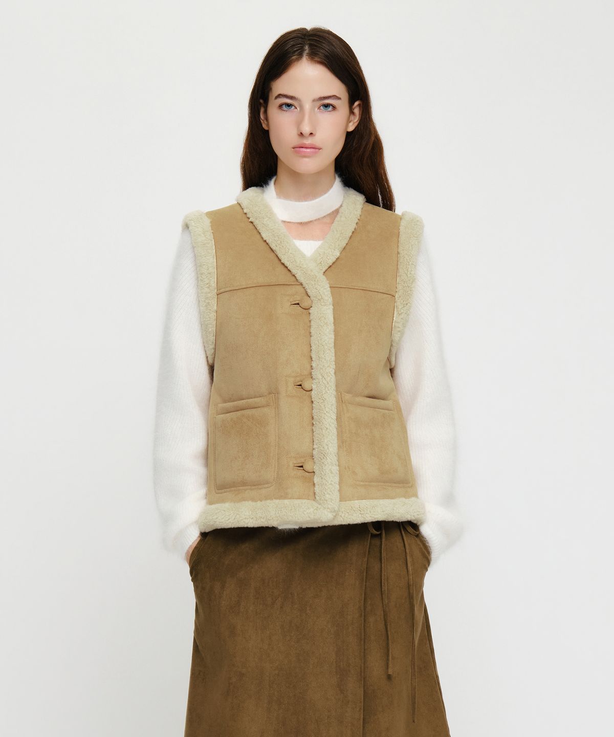 마리떼 프랑소와 저버(MARITHÉ + FRANҪOIS GIRBAUD) W V-NECK SHEARLING VEST beige