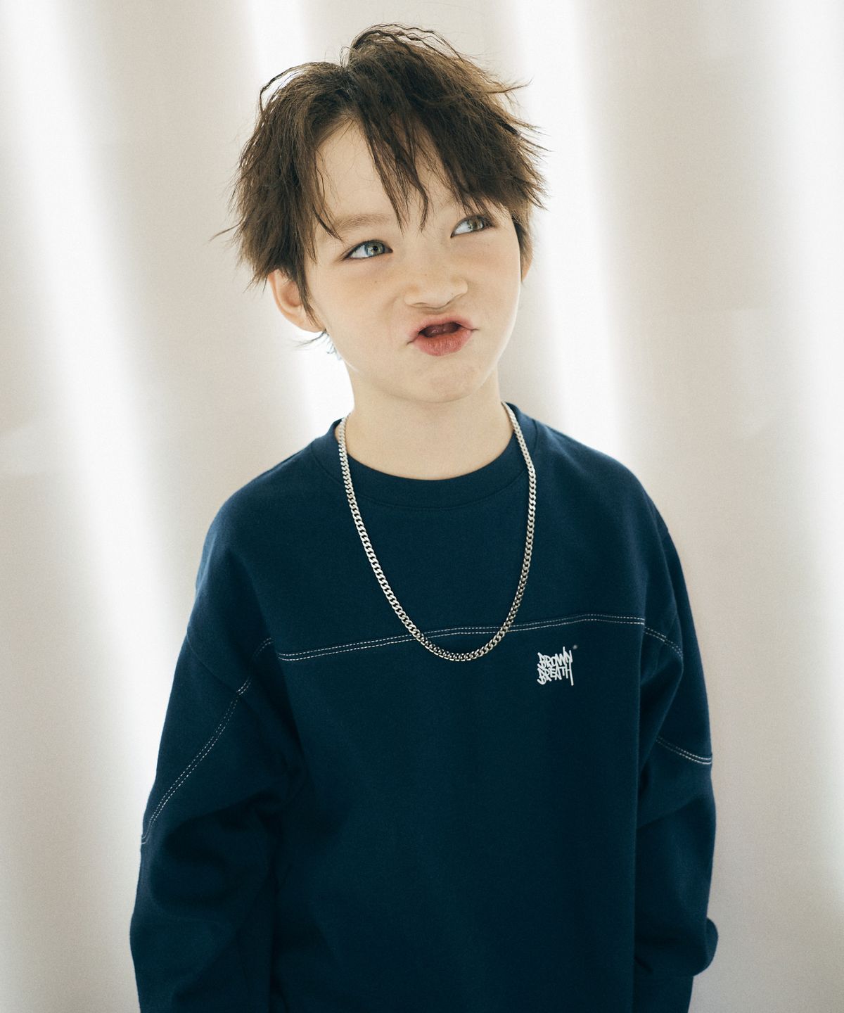 브라운브레스 키즈(BROWNBREATH KIDS) KIDS 20TH ANNIV TAG LONGSLEEVE - NAVY