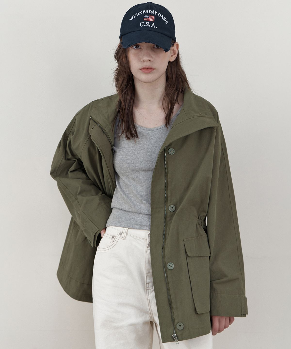 웬즈데이오아시스 포 우먼(WEDNESDAYOASISFORWOMEN) [Atelier Edition] 워크 코튼 하이넥 자켓_KHAKI(WCB6OT03)
