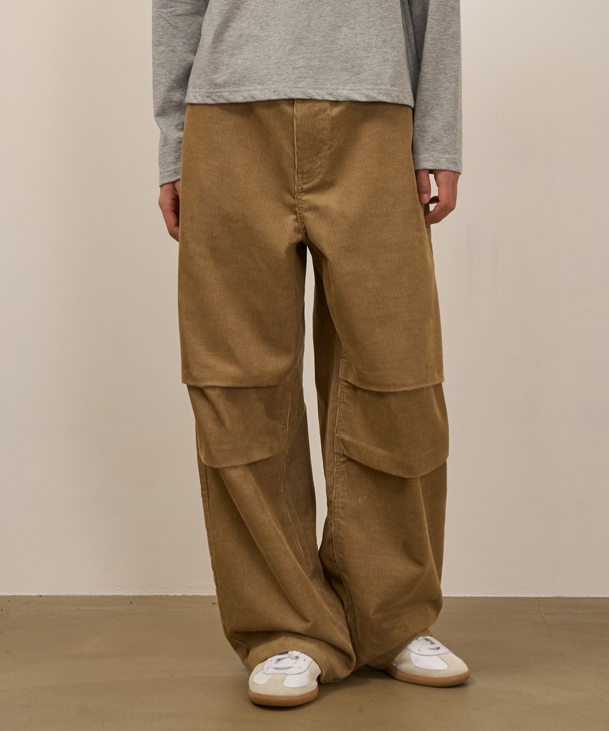 토피(TOFFEE) 파라슈트 코듀로이 팬츠 (BEIGE)