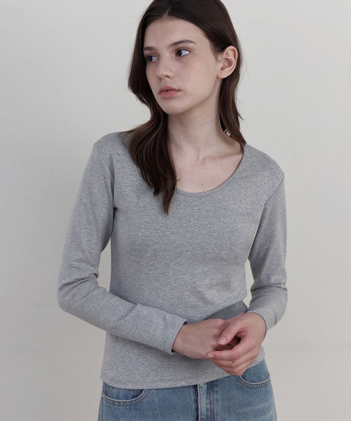 웬즈데이오아시스 포 우먼(WEDNESDAYOASISFORWOMEN) 소프트 스쿱넥 긴팔 티셔츠_GRAY(WB6TP46)
