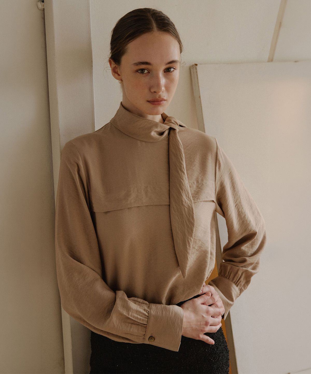 토와브(TOWAV) RUBY TIE BLOUSE
