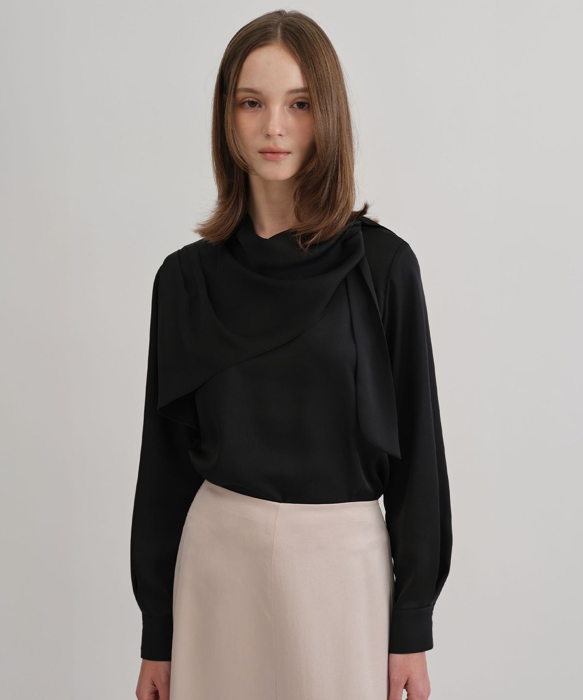 토와브(TOWAV) LU RUFFLE TIE BLOUSE_BLACK