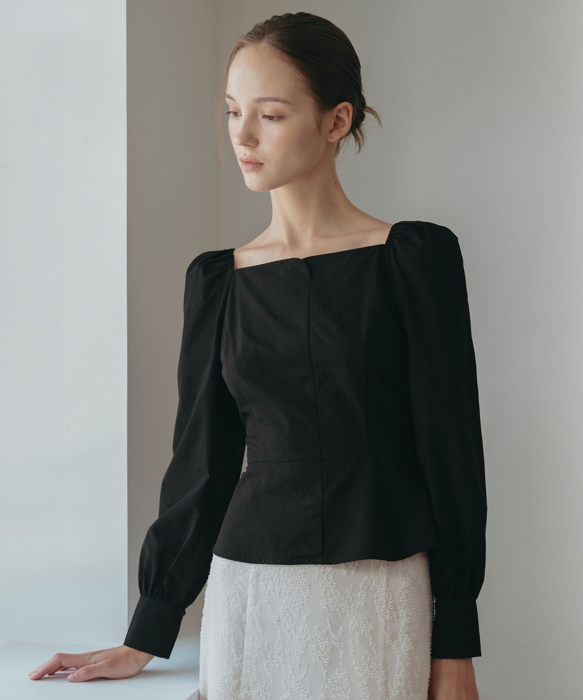 토와브(TOWAV) KINDA BLOUSE_BLACK