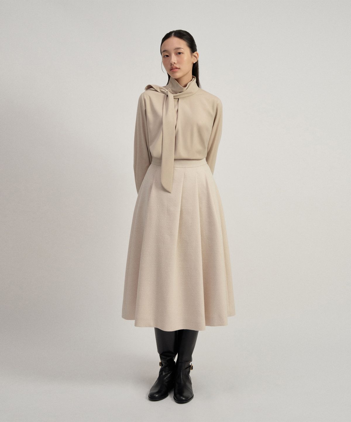 토와브(TOWAV) MAIGE TUCK SKIRT_CREAM BEIGE