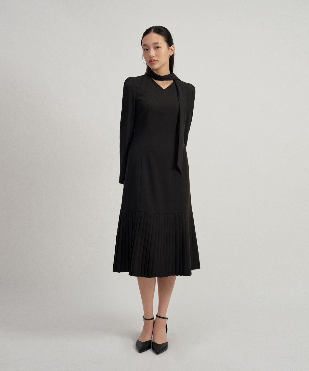 토와브(TOWAV) SELL PLEATS DRESS_BLACK