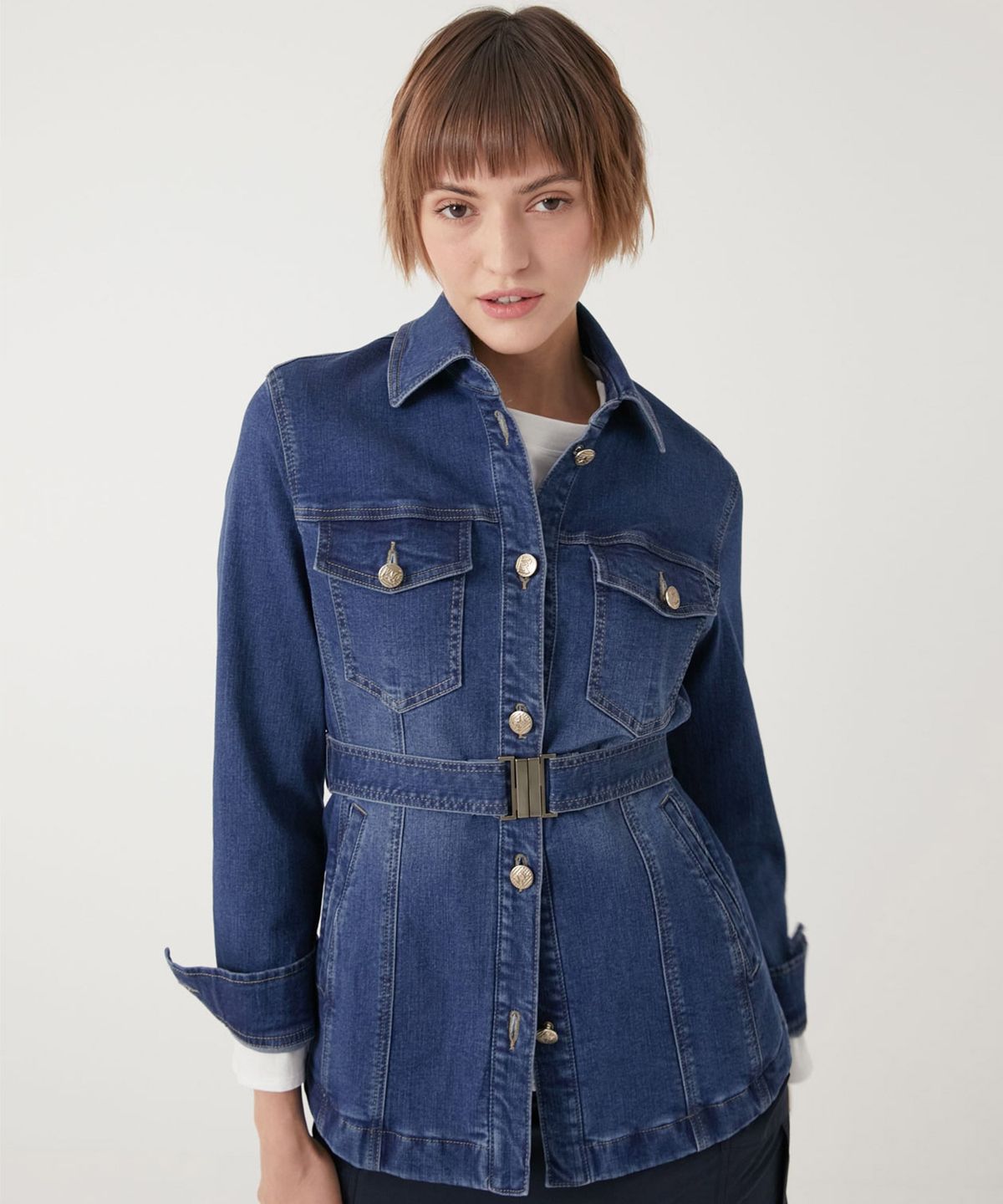 비비올리비아(VVOLIVIA) 벨티드 슬림 데님 자켓_VVBMJ3F7481