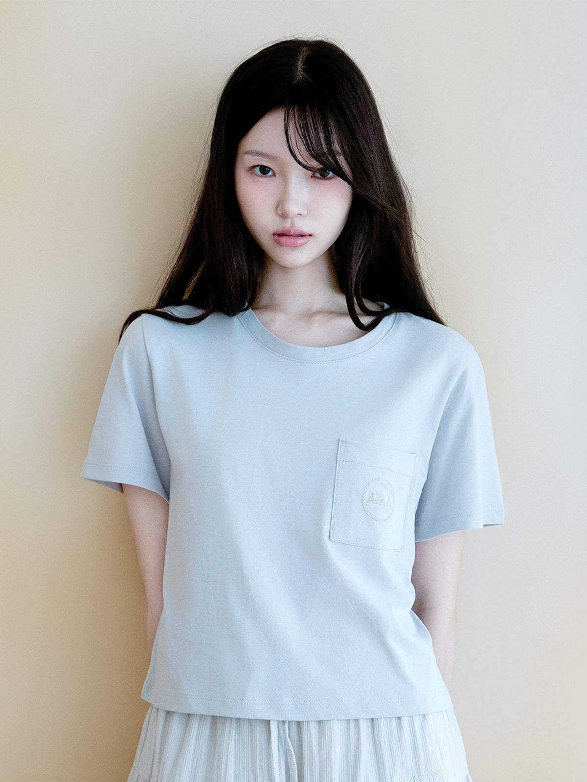 샵아라(SHOP,ARA) 포켓 자수 크롭 티셔츠_그레이