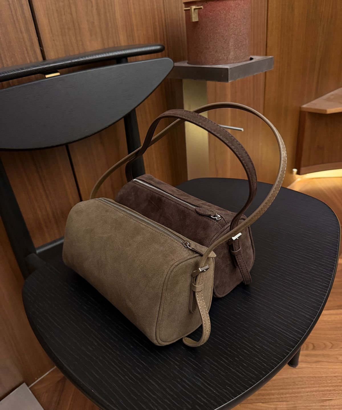 파흐탱(FHRTANG) ORE BAG suede walnut taupe