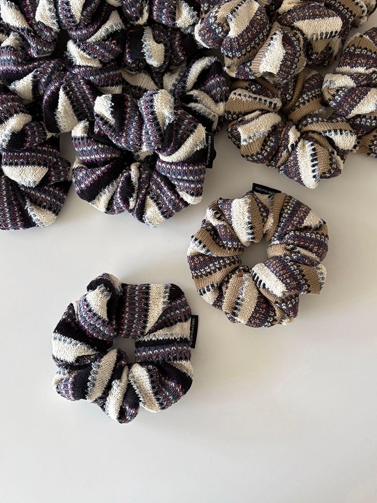 코지웨이브클럽(COZYWAVECLUB) COZY KNIT SCRUNCHIE_PURPLE