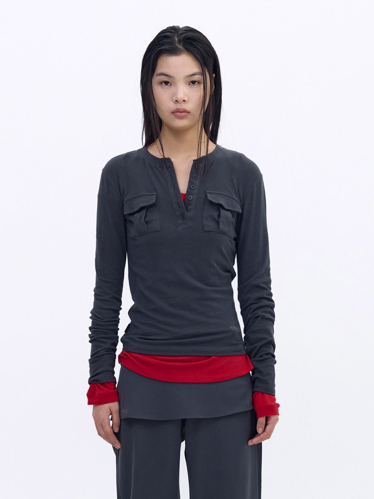 세릭(CERRIC) Pocket Henley Top _ Charcoal