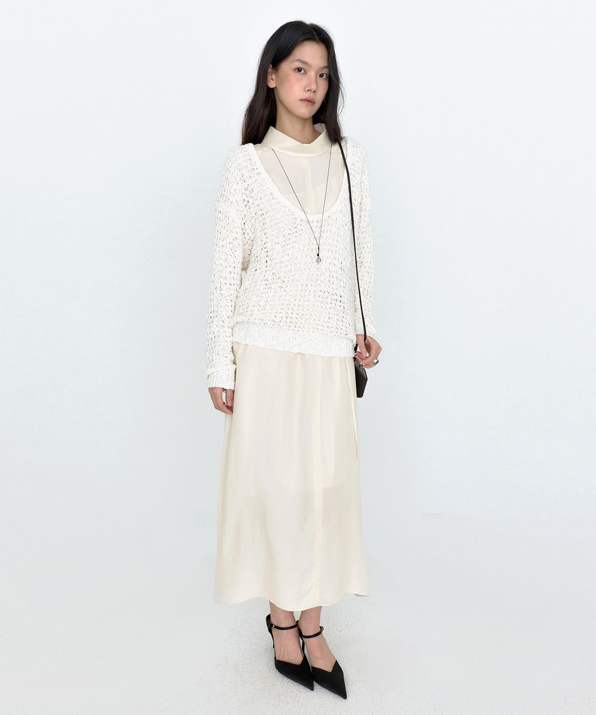 몽돌(MONGDOL) 실키 하프넥 드레이프 롱 원피스 아이보리 MDOP059IVORY