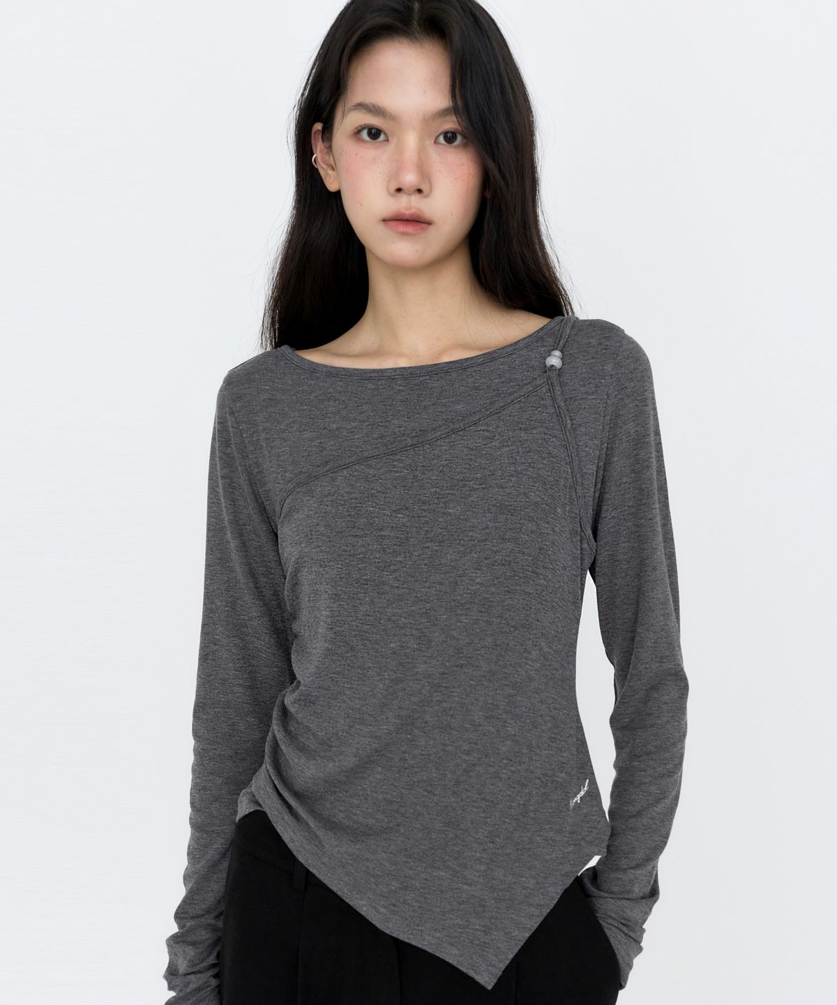 몽돌(MONGDOL) [SET] 원숄더 슬리브리스 레이어드 티셔츠 차콜 MDTS107CHARCOAL
