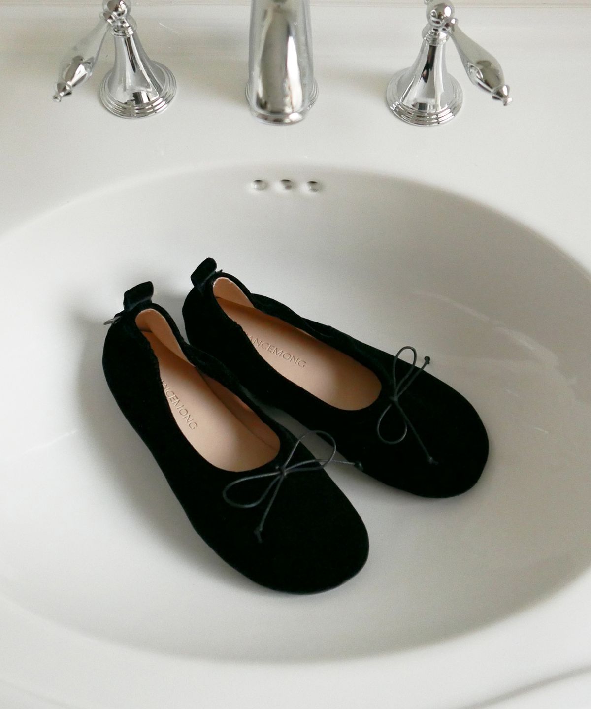 누앙스몽(NUANCEMONG) Mellow velvet flat - Black