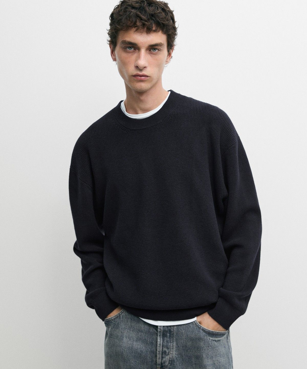 마시모두띠(MASSIMO DUTTI) 라운드넥 니트 스웨터
