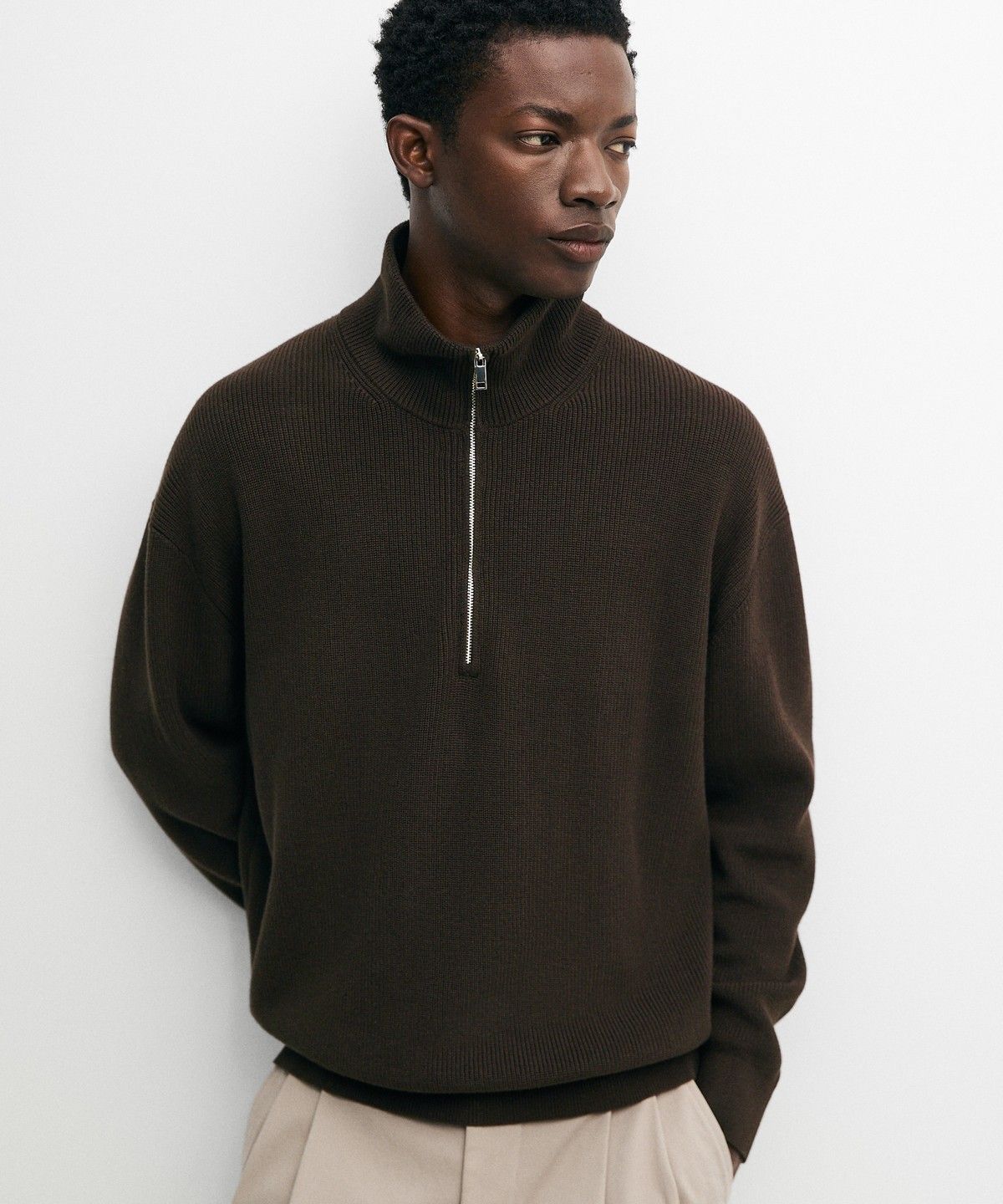 마시모두띠(MASSIMO DUTTI) 100% 코튼 모크넥 니트 스웨터