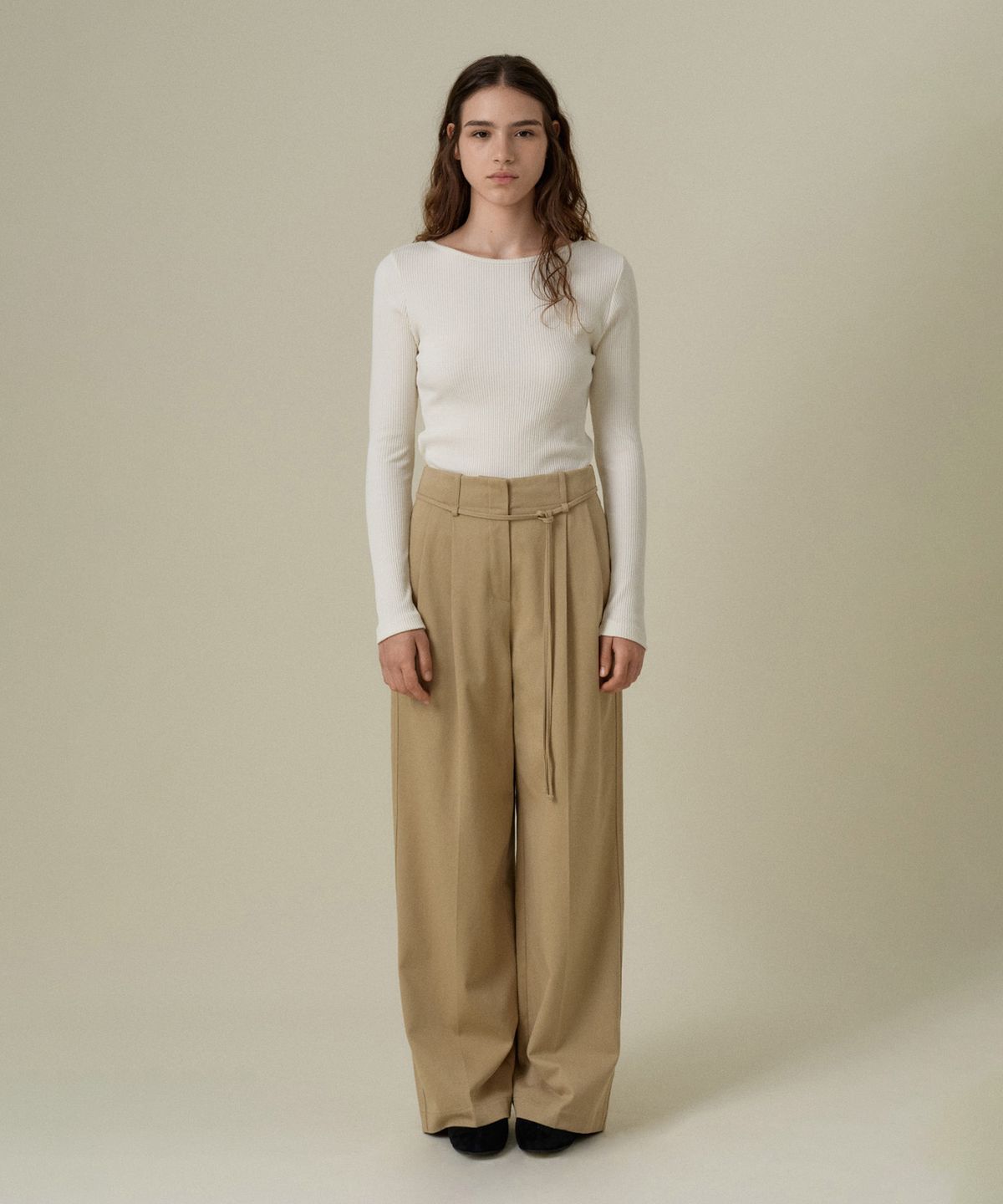 망고매니플리즈(MANGO MANY PLEASE) BIAN WIDE TUCK PANTS_BEIGE