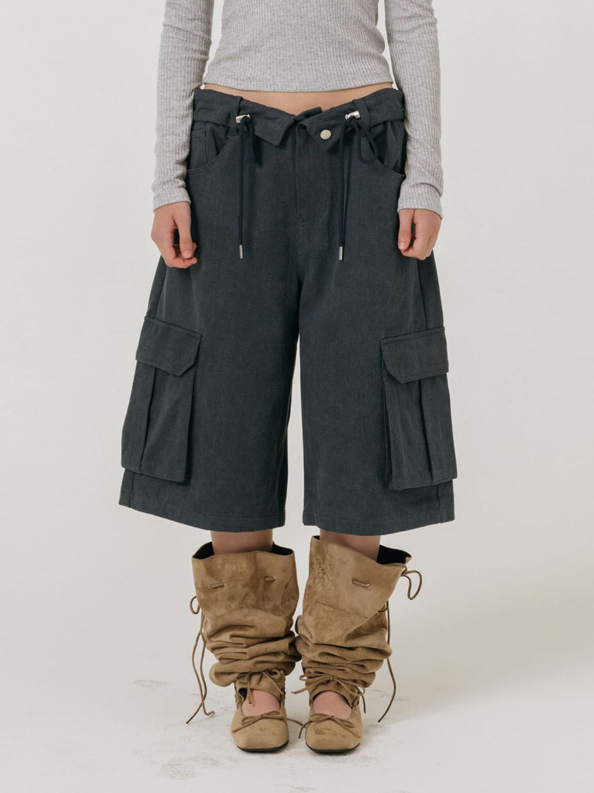 모이페어(MOIFAIRE) BERMUDA CARGO PANTS / NAVY