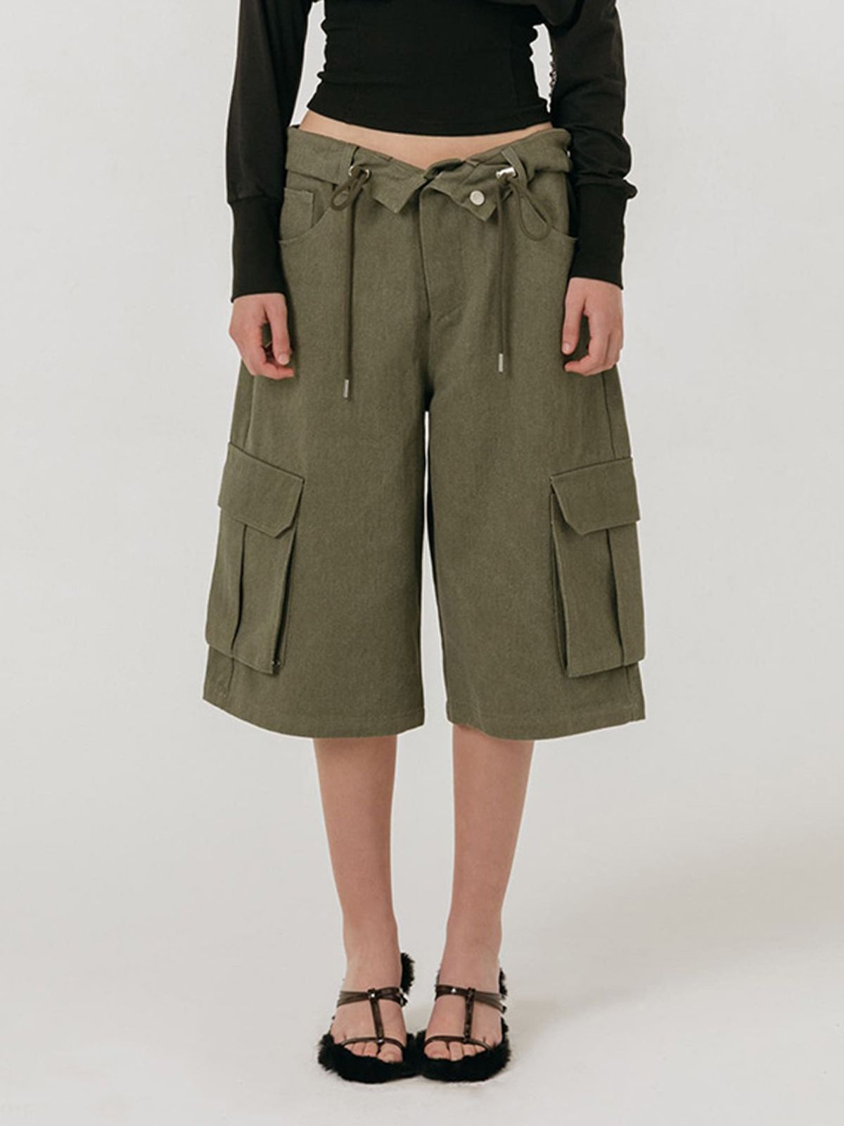 모이페어(MOIFAIRE) BERMUDA CARGO PANTS / KHAKI