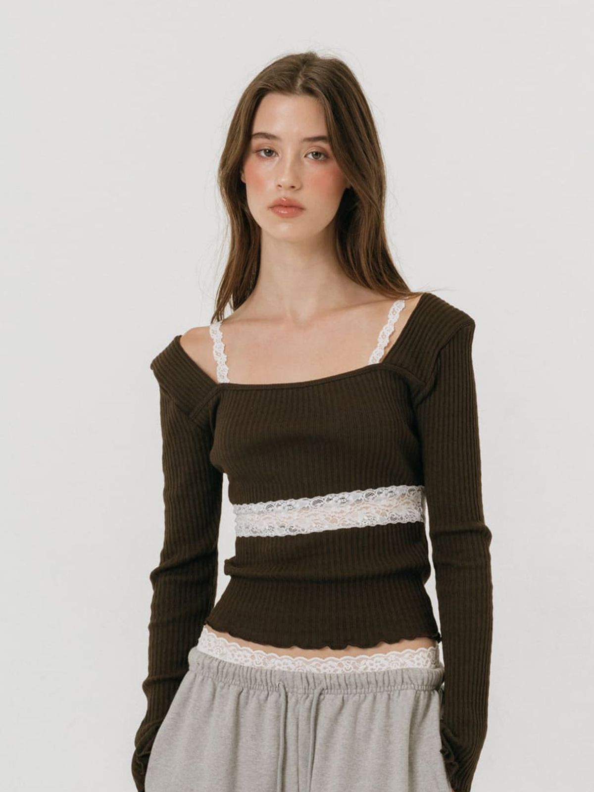 모이페어(MOIFAIRE) FLEUR SHEER LACE T-SHIRT / BROWN