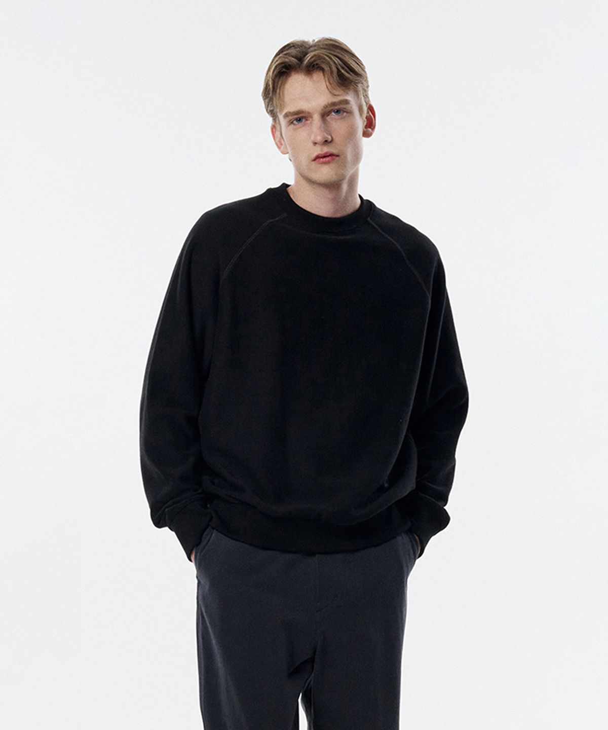 테일던(TAILDERN) Jonze Cotton Reglan Sweatshirts Black