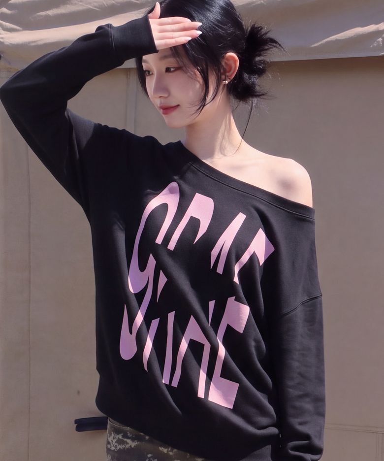 [WOMAN]9RAE STAR 원숄더 맨투맨_3color
