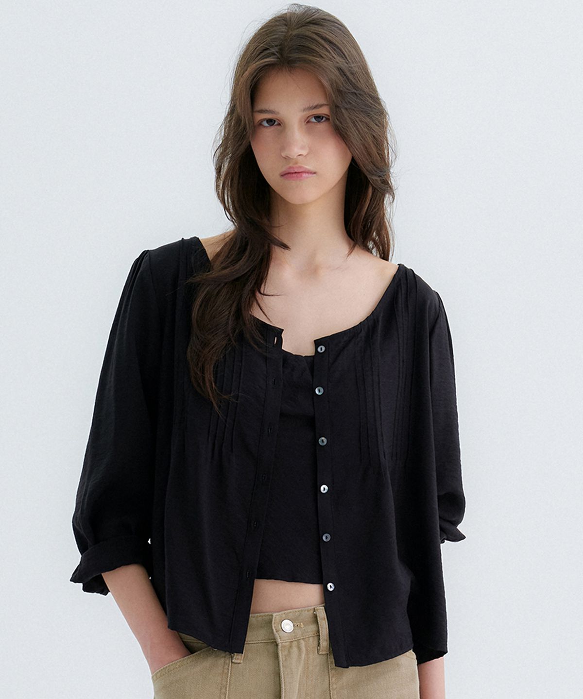 썸웨어버터(SOMEWHEREBUTTER) Casey Blouse - Black