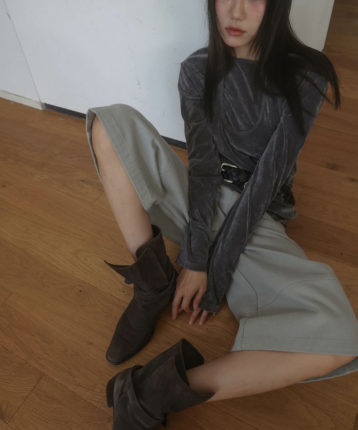 린테(LYNTE) Cutline Bermuda Pants (Light Gray)