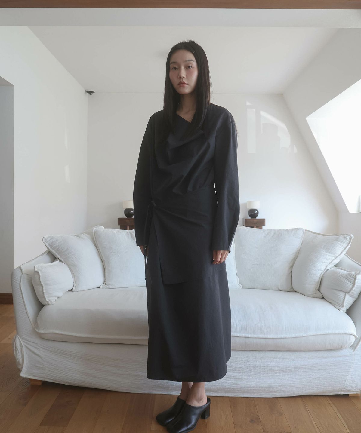 린테(LYNTE) Cowl Neck One-Piece (Stripe)