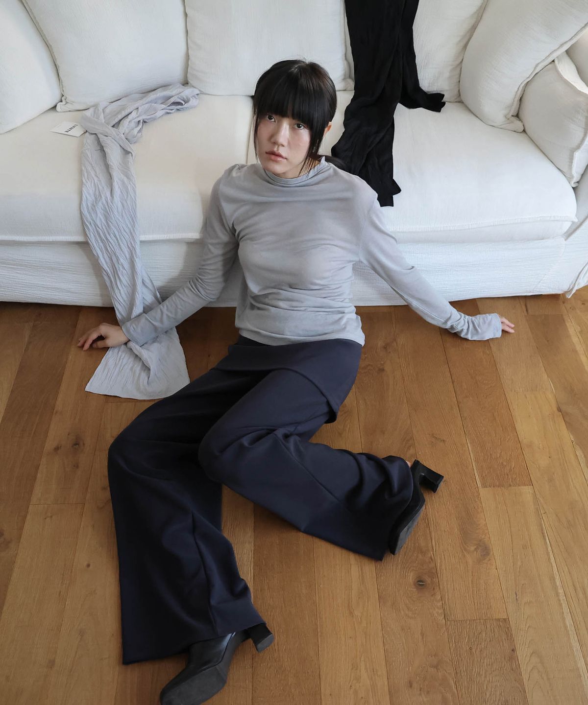 린테(LYNTE) Shadow Half Neck Top (Light Gray)