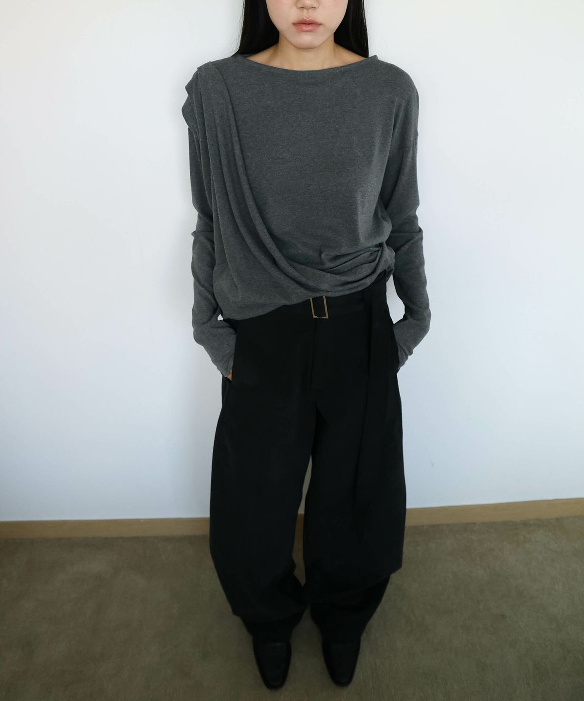 린테(LYNTE) Double Drape Top (Charcoal)
