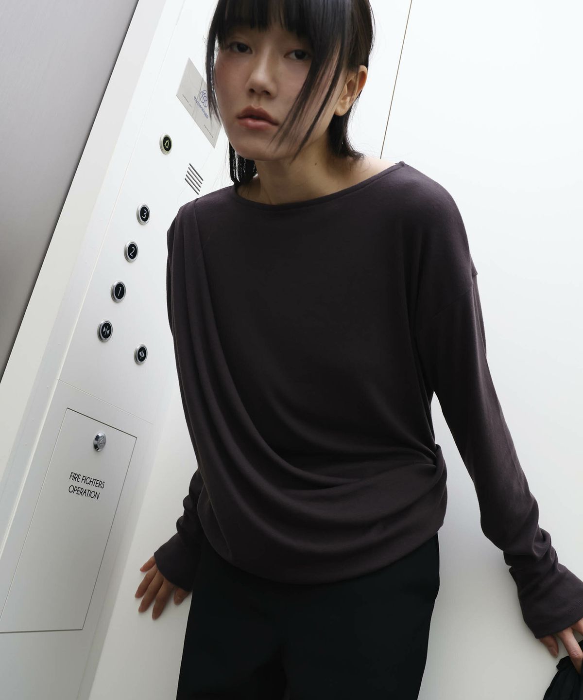 린테(LYNTE) Double Drape Top (Brown)
