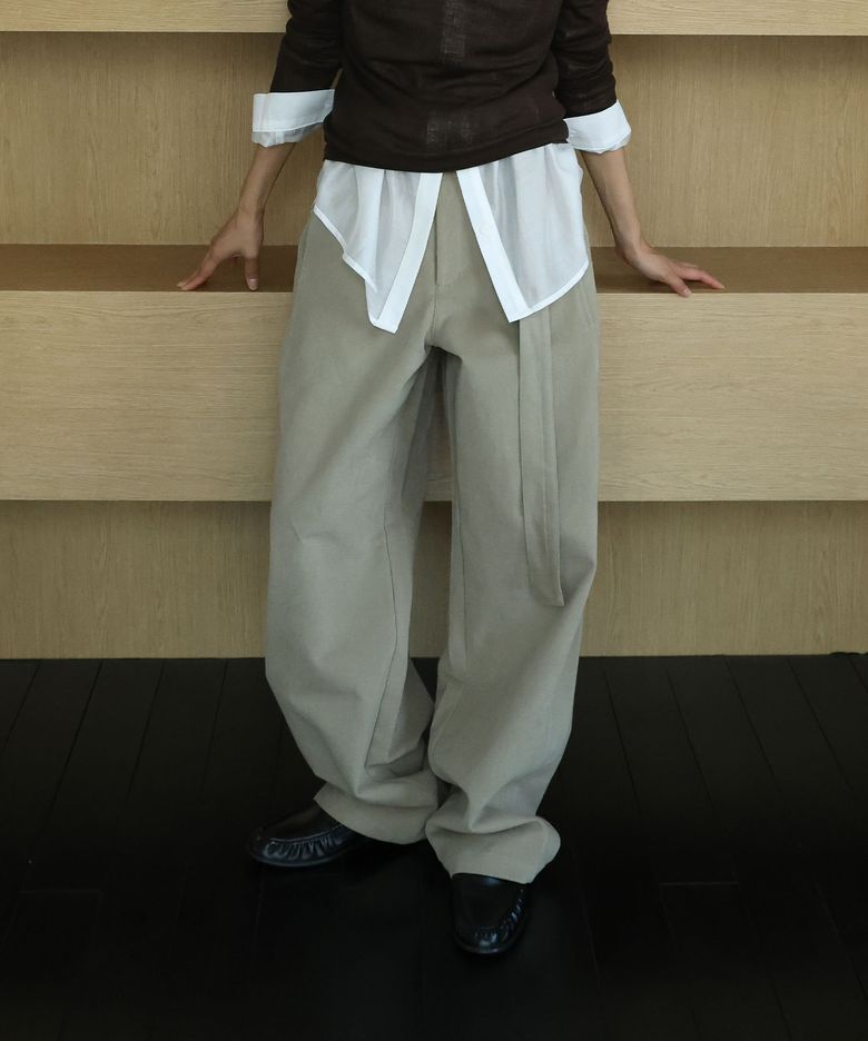 Belted Curved Slacks (Beige)