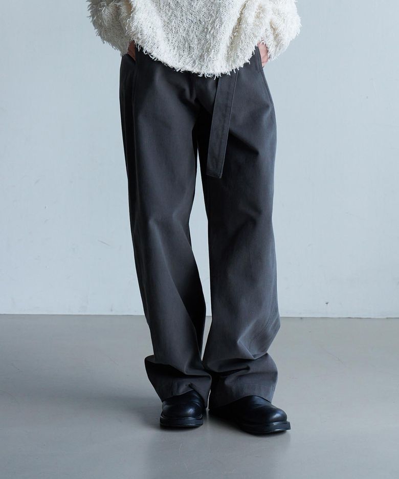 Belted Curved Slacks (Dark Gray)