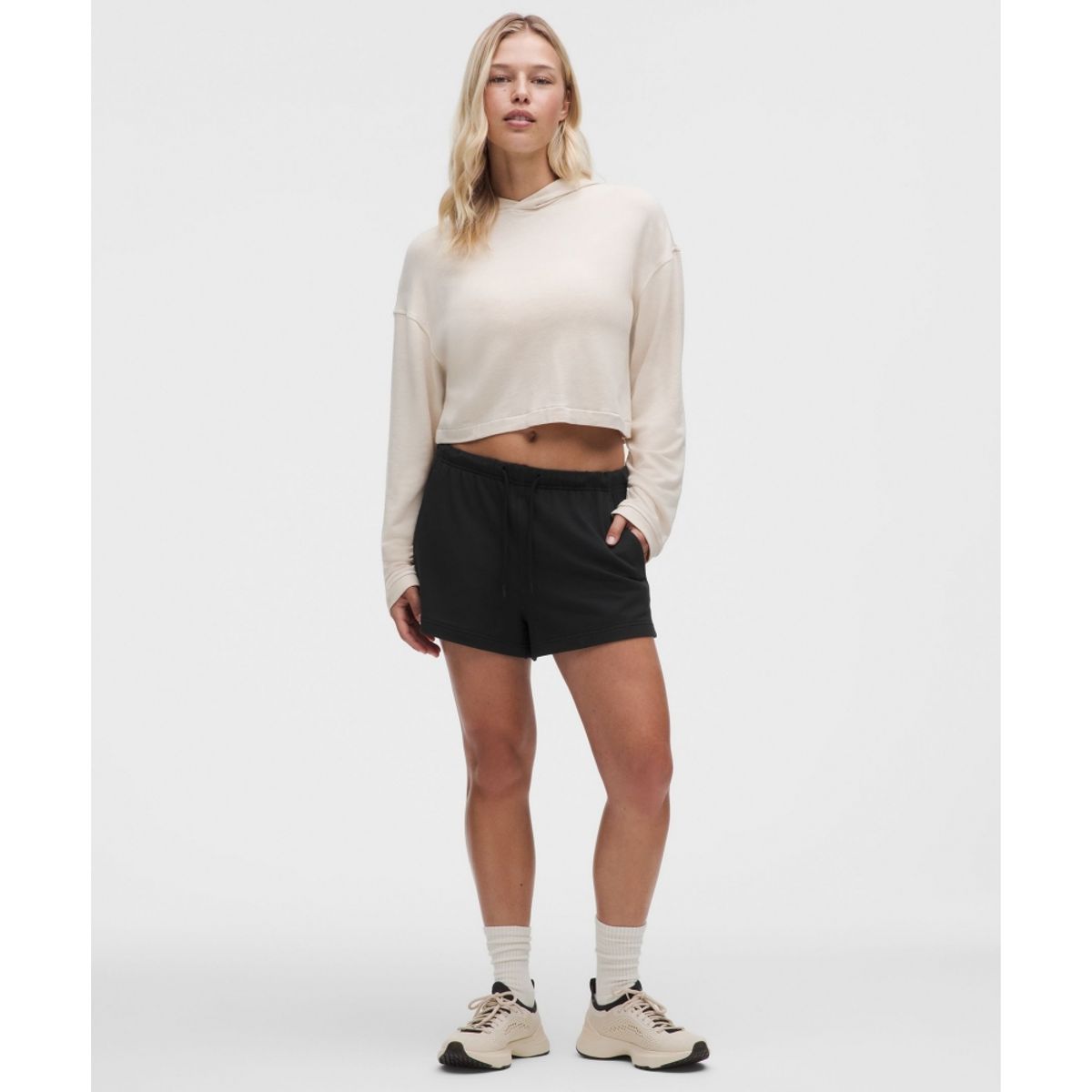 룰루레몬(LULULEMON) 비캄 미드라이즈 쇼츠 3inch