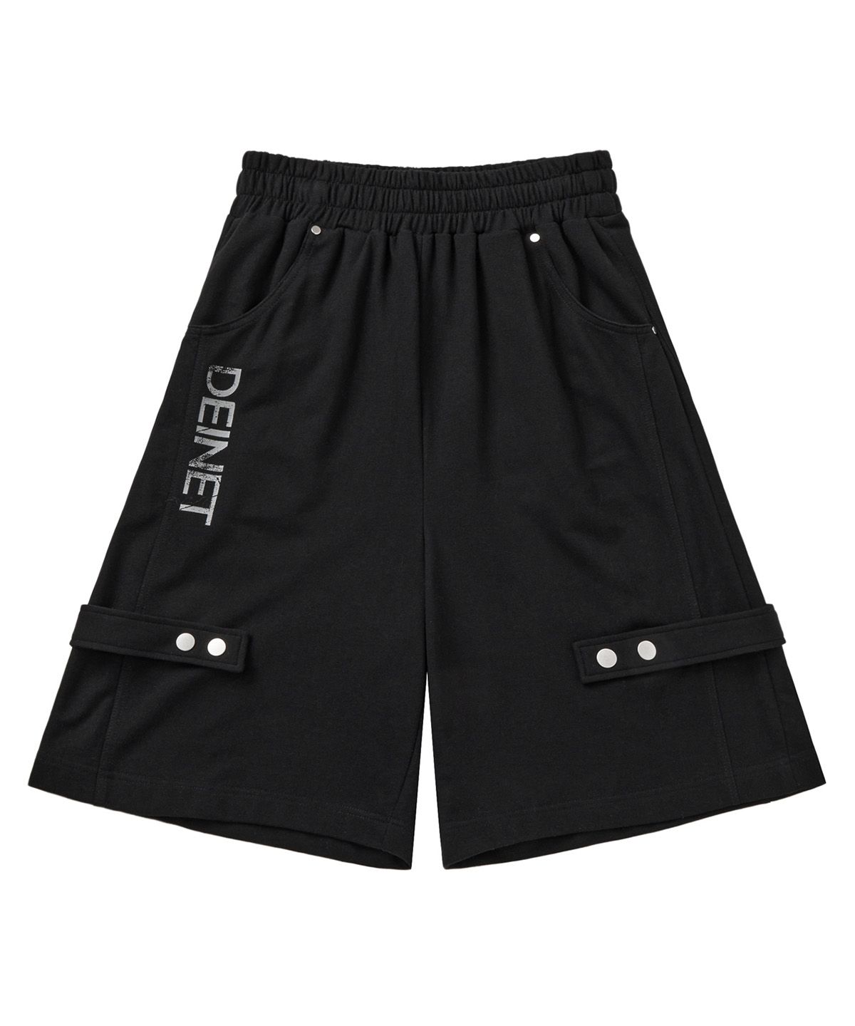 다이닛(DEINET) METAL DETAIL BERMUDA PANTS IN BLACK