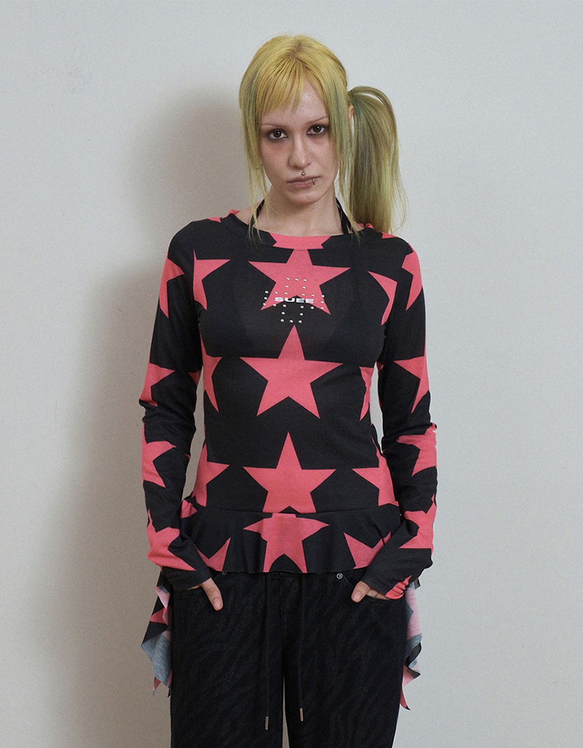 셋업이엑스이(SETUP-EXE) BIG STAR FRILL TOP / BLACK