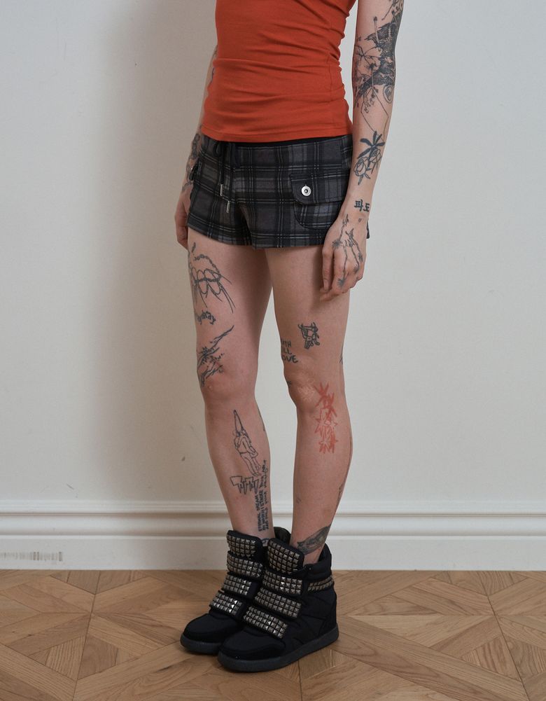 CHECK LOGO POCKET SHORTS / BLACK