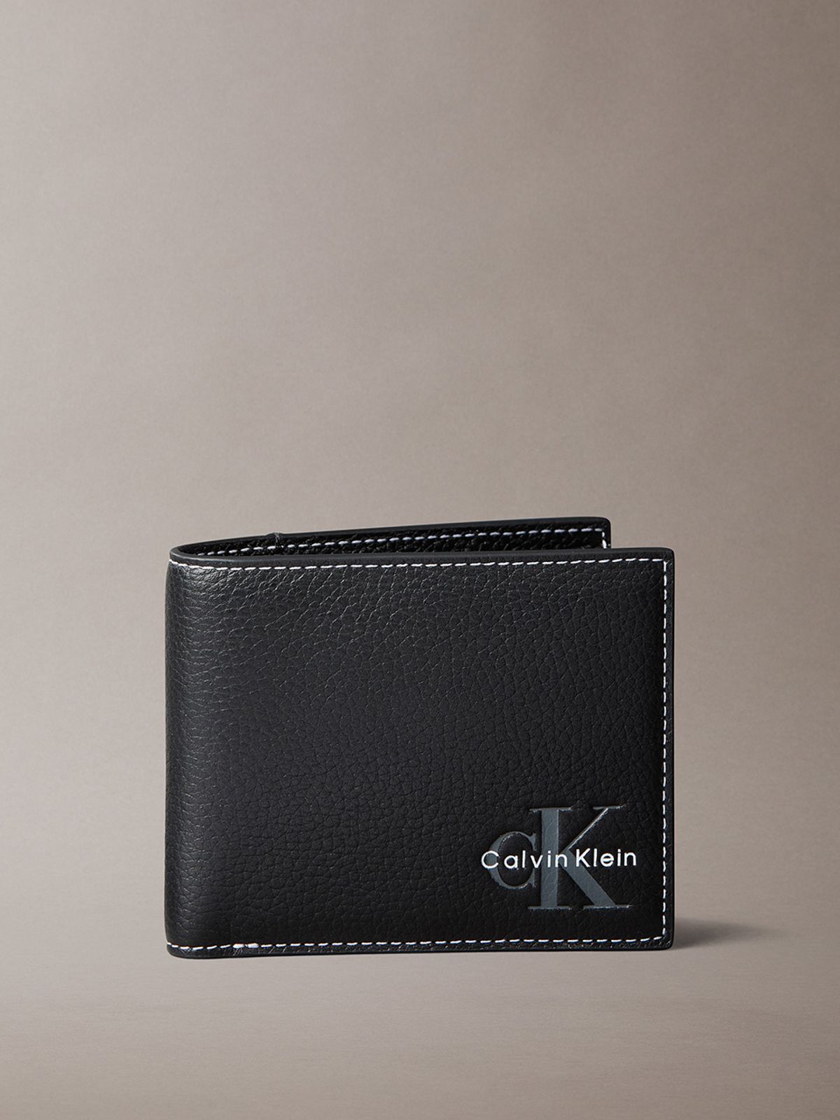 캘빈클라인 진(CALVIN KLEIN JEANS) 남성 볼드 페블 빌 폴드 코인 지갑 4D1270G UB1