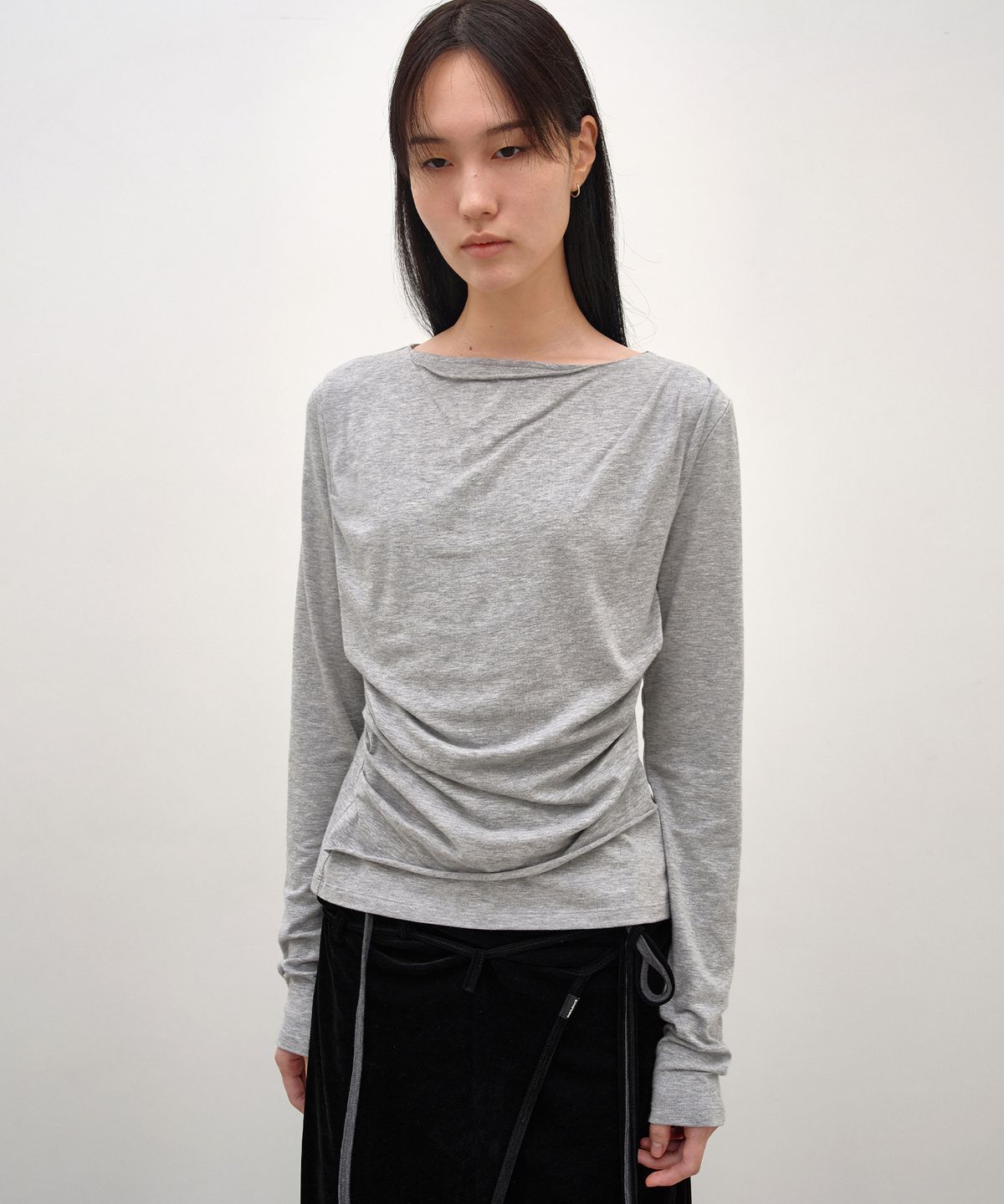 인사일런스 우먼(INSILENCE WOMEN) 드레이핑 보트넥 롱슬리브 MELANGE GREY