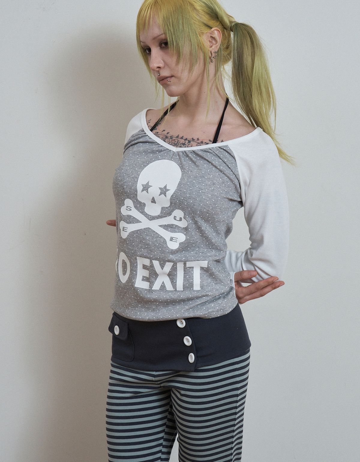 셋업이엑스이(SETUP-EXE) SKULL DOT RAGLAN TEE / GRAY
