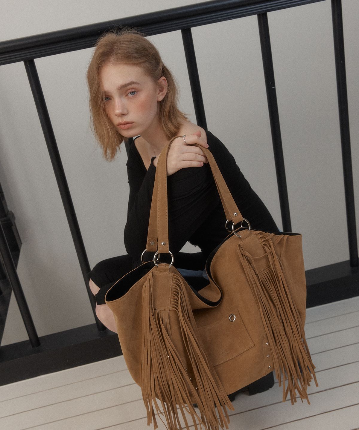 레터리(LETERIE) FRINGE BOHO SHOULDER BAG_SUEDE CAMEL