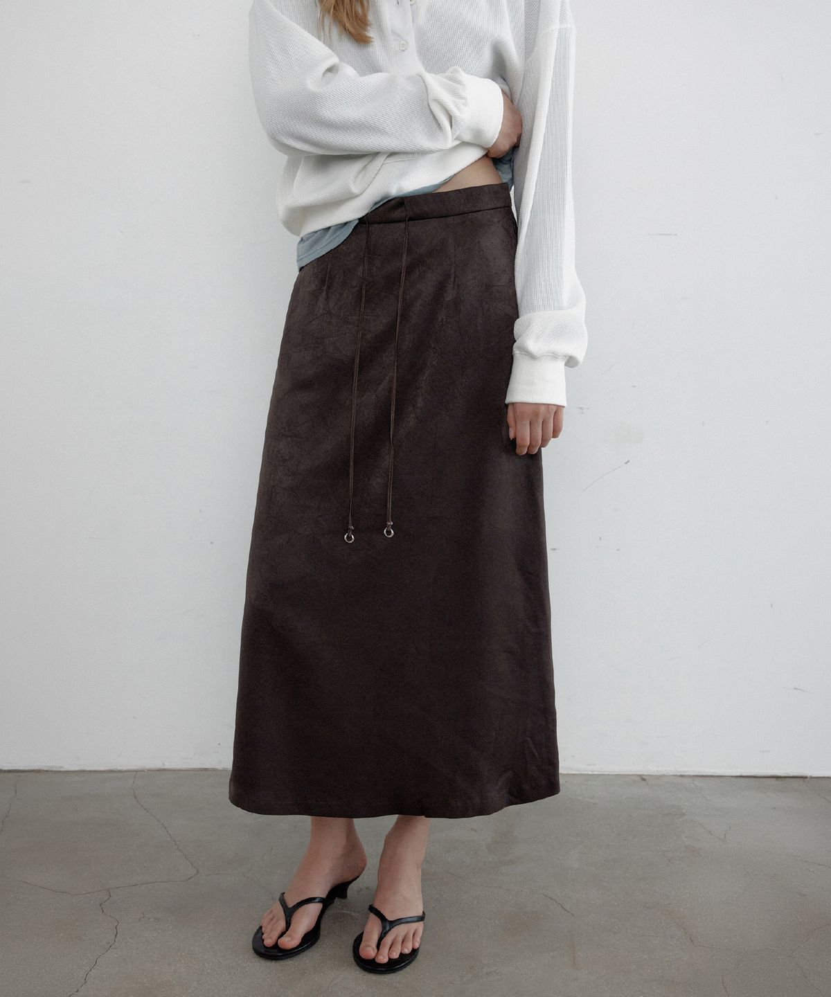 토아베(TOAVE) Linz Satin Long Skirt (Brown)