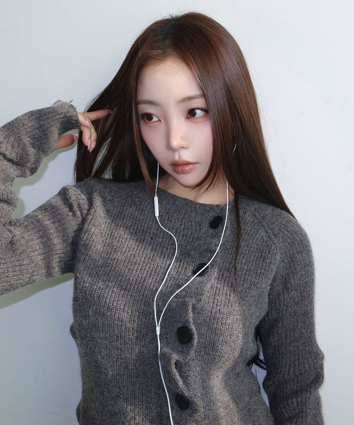미세키서울(MISEKI SEOUL) Unbalanced cowl button knit CHARCOAL