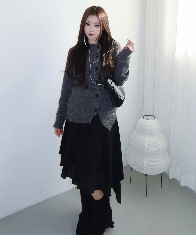 Asymmetric line draped skirt BLACK